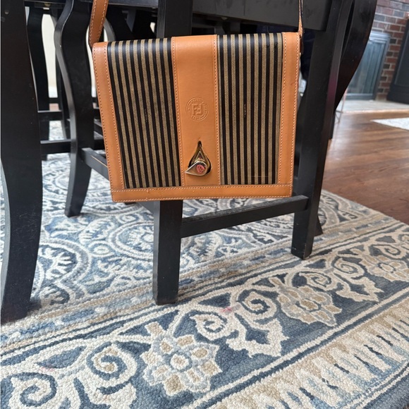 Beautiful Authentic Vintage Fendi Penguin Stripe Crossbody - Picture 9 of 16
